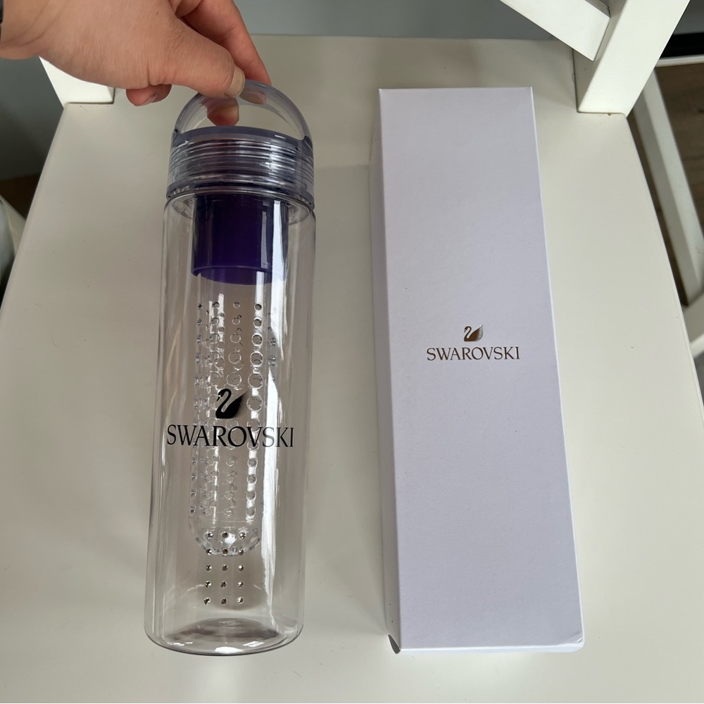 Swarovski Water Bottle With Fruit Infuser Brand New.BUY or FREE w/ $150 purchase